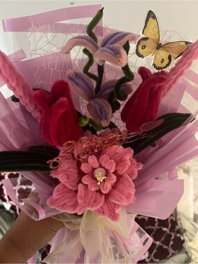 Fuzzy wire Bouquet for Mother’s Day